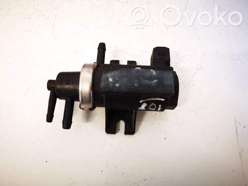 Audi 80 90 S2 B4 Solenoid supapă turbosuflantă 