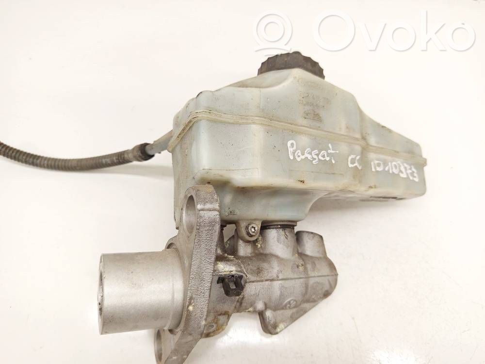 Volkswagen PASSAT B6 Główny cylinder hamulca 