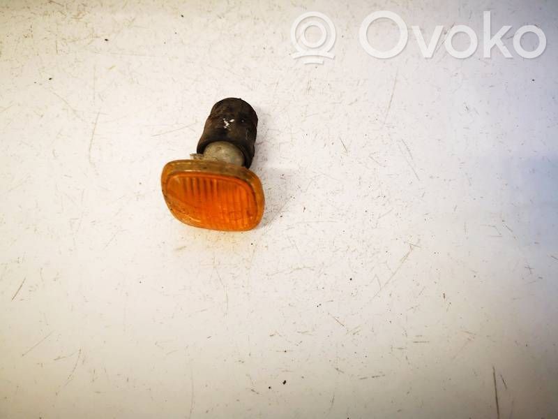 Audi A4 S4 B5 8D Feu clignotant répétiteur d'aile avant