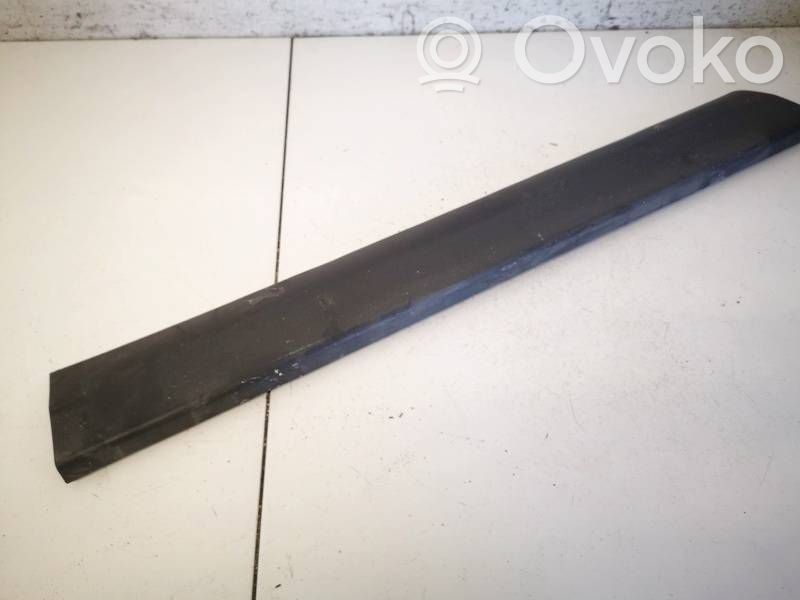 Volkswagen PASSAT B5 Rivestimento portiera posteriore (modanatura) 