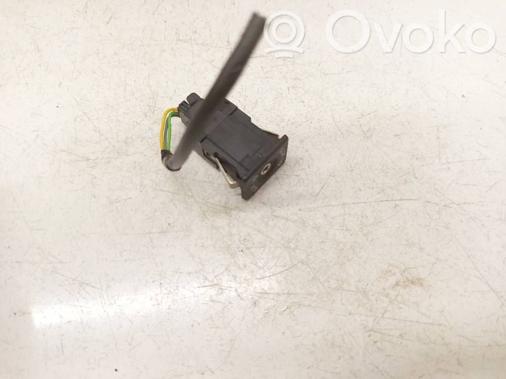 Volkswagen Golf VI Enchufe conector USB 