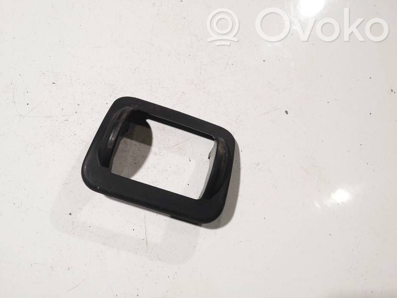 Volkswagen Golf IV Capac lateral scaun spate jos 