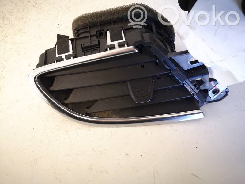 Opel Mokka X Rejilla de ventilación central del panel