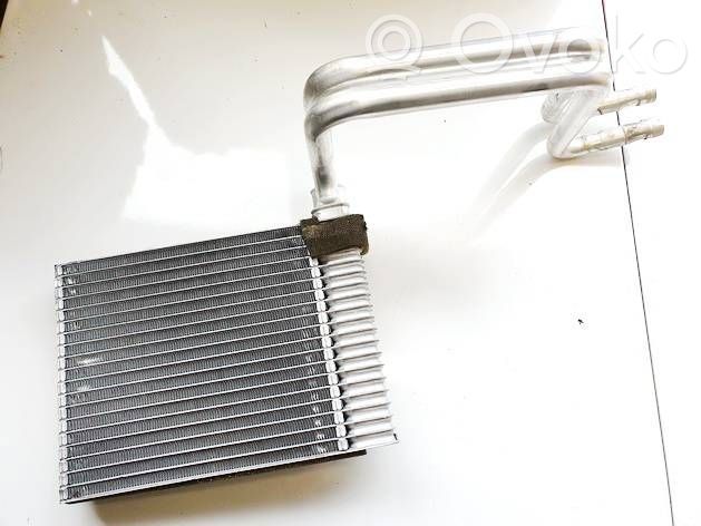 Radiator aerotermă
