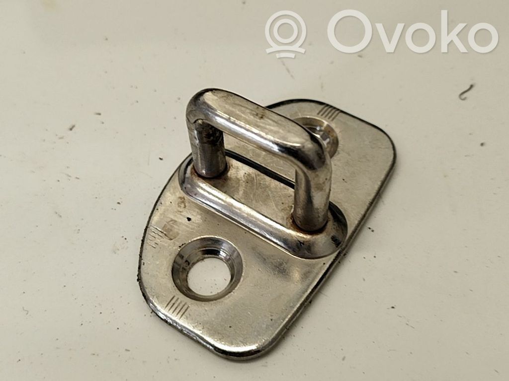 Volkswagen Golf IV Rygiel zamka drzwi przednich 