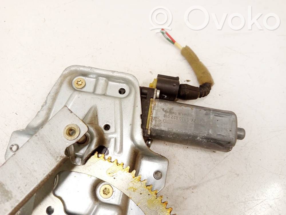 Toyota Yaris Motor del regulador de la ventanilla de la puerta delantera