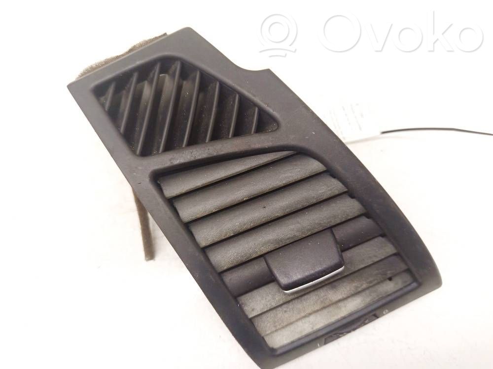 BMW 1 E81 E87 Rejilla de ventilación central del panel 