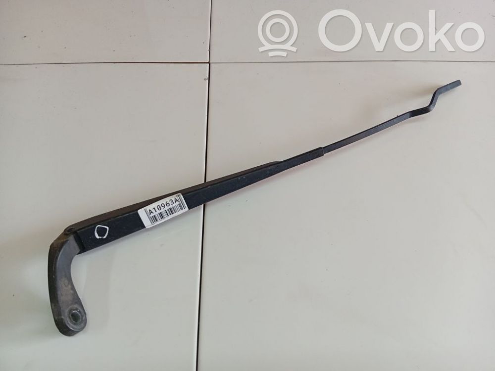 Chrysler Voyager Etupyyhkimen sulan varsi 