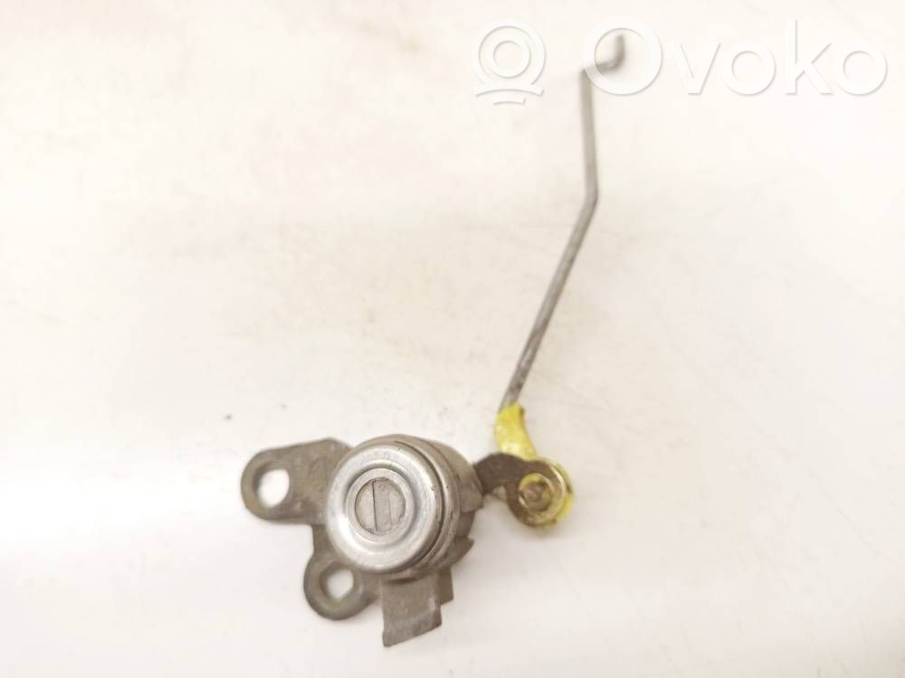 Toyota Yaris Front door lock (next to the handle) 