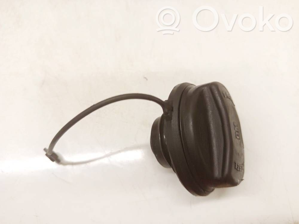 Opel Astra H Tappo del serbatoio del carburante 