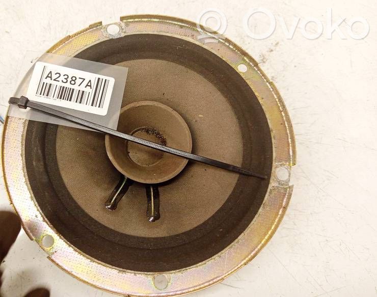 Nissan Serena Altavoz de la puerta delantera 