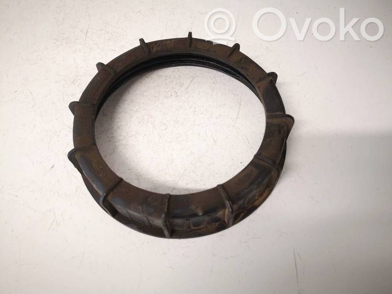 Mazda 2 Anello/dado di bloccaggio della vite della pompa del carburante nel serbatoio