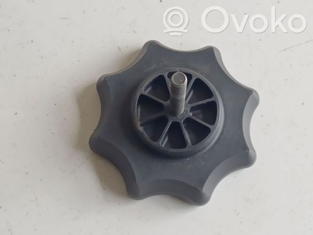 Skoda Fabia Mk1 (6Y) Șurub fixare roată de rezervă 