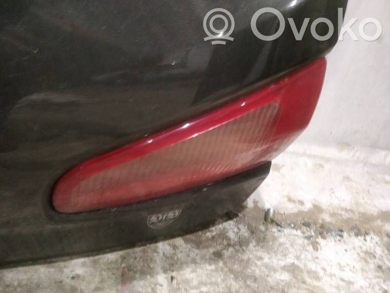 Alfa Romeo 147 Feux arrière sur hayon 
