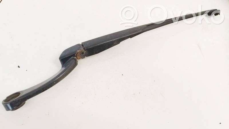 Audi A4 S4 B7 8E 8H Wischerarm vorne