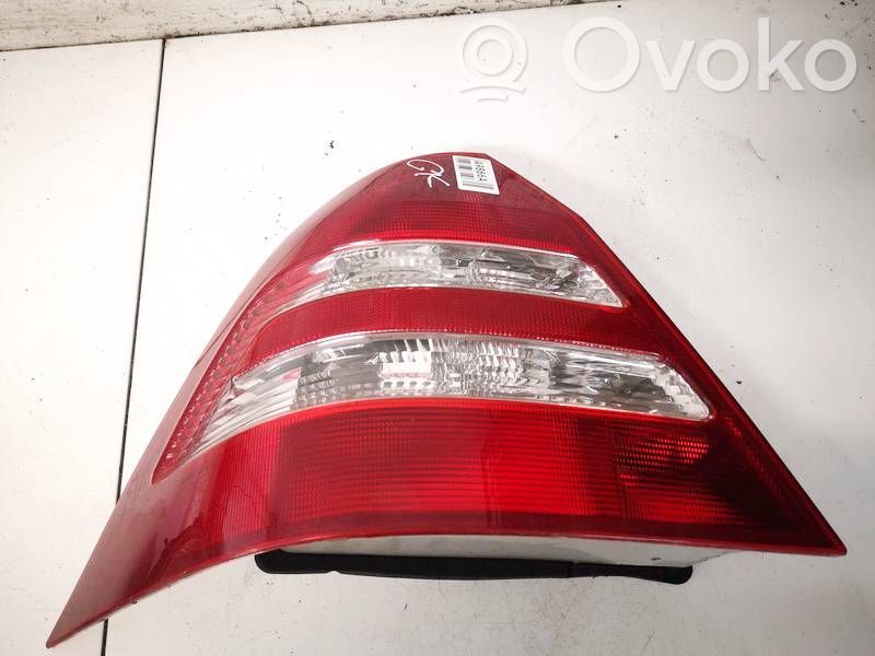 Mercedes-Benz C W203 Lampa tylna 