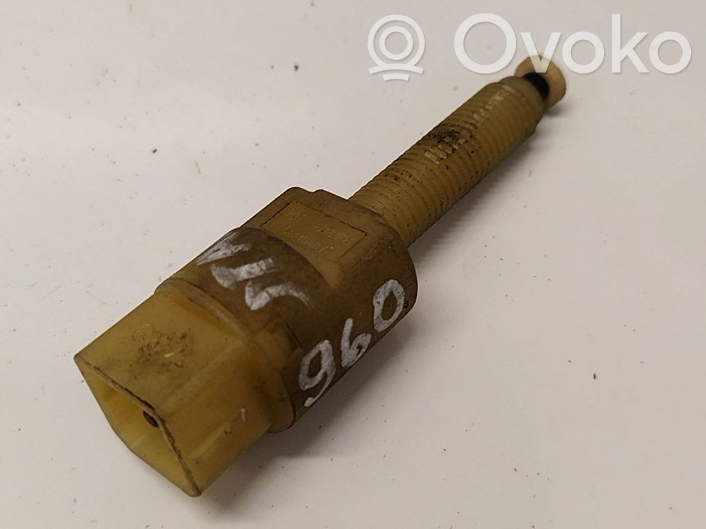 Volkswagen PASSAT B5 Interruttore del pedale del freno