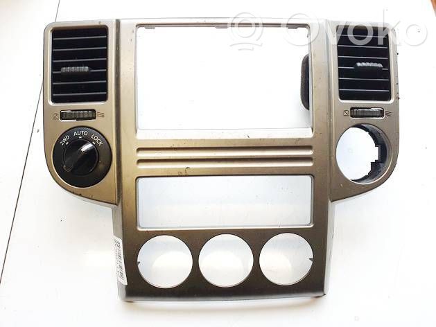 Nissan X-Trail T30 Griglia di ventilazione centrale cruscotto 