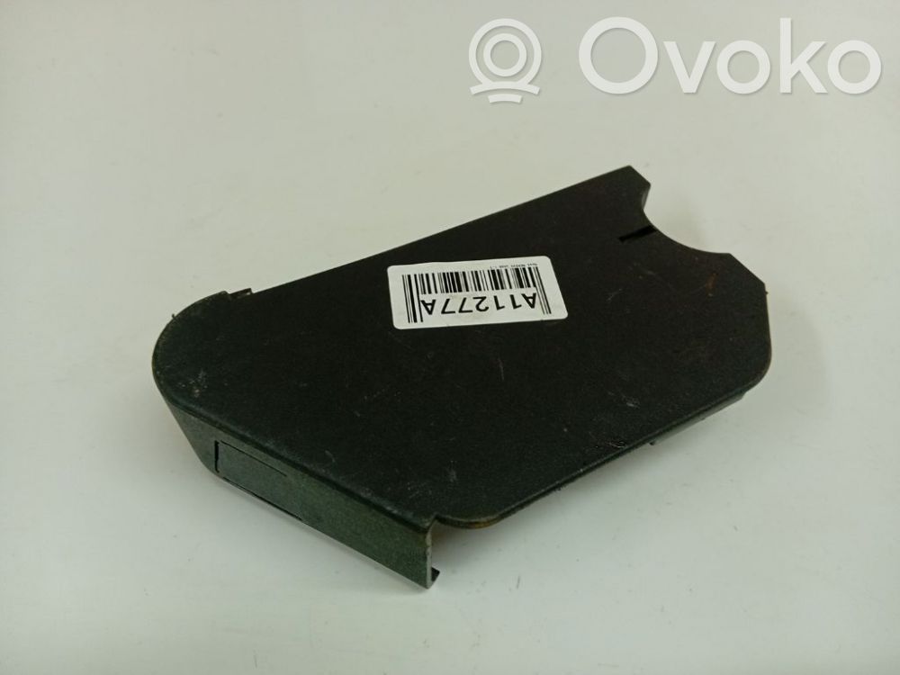 Opel Meriva A Rivestimento inferiore laterale del sedile posteriore