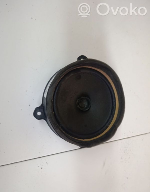 Subaru Legacy Etuoven kaiutin 