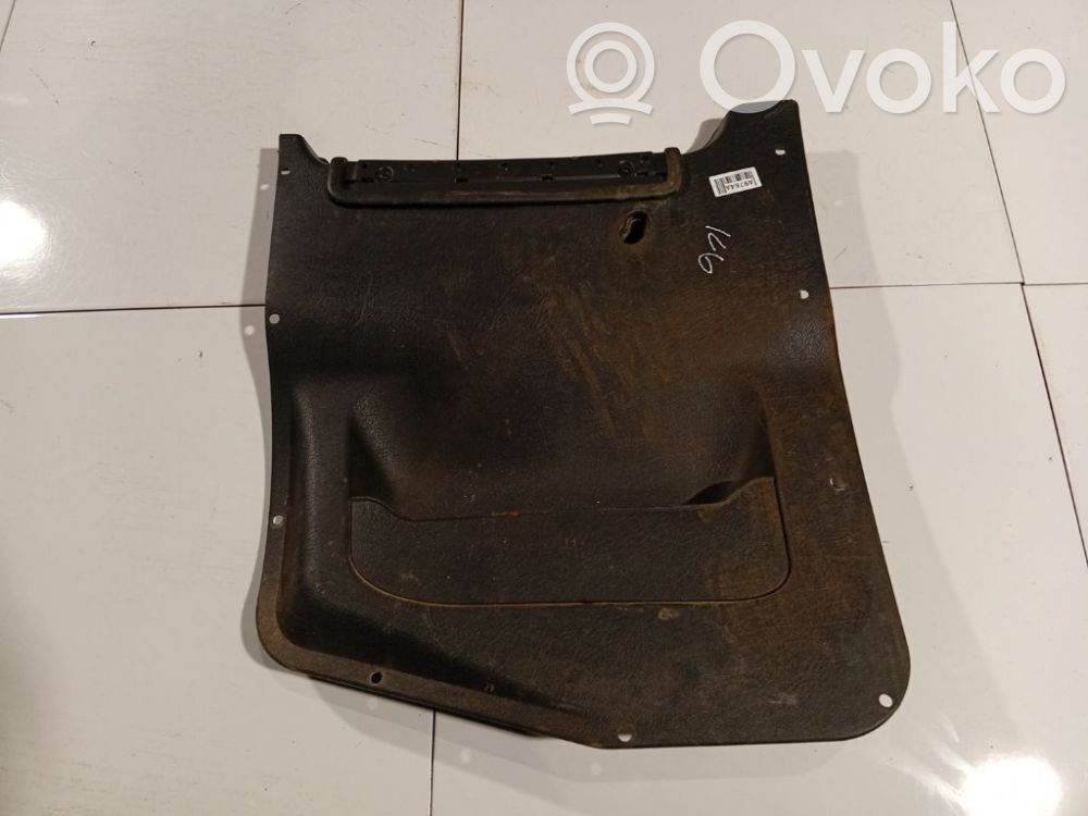 Citroen Berlingo Takaoven verhoilu