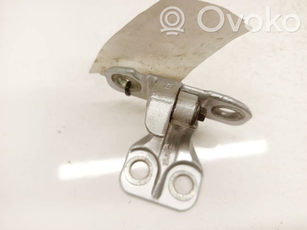 Bisagra inferior de la puerta trasera   228A67CB,8X23228A67CB,228A67CB,8X23228A67CB,BJ32228A67CB
