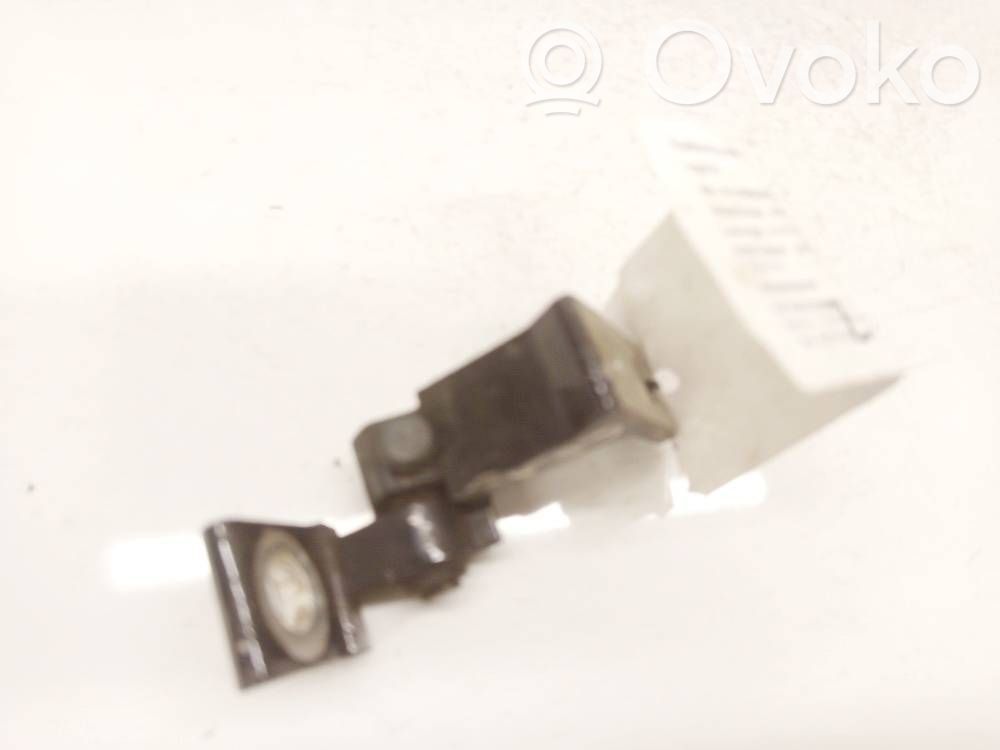 Audi A4 S4 B8 8K Cerniera inferiore della portiera posteriore 