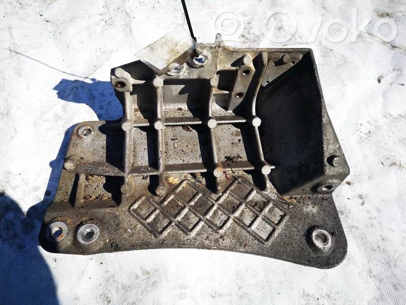 Nissan Primera Support, suspension du moteur