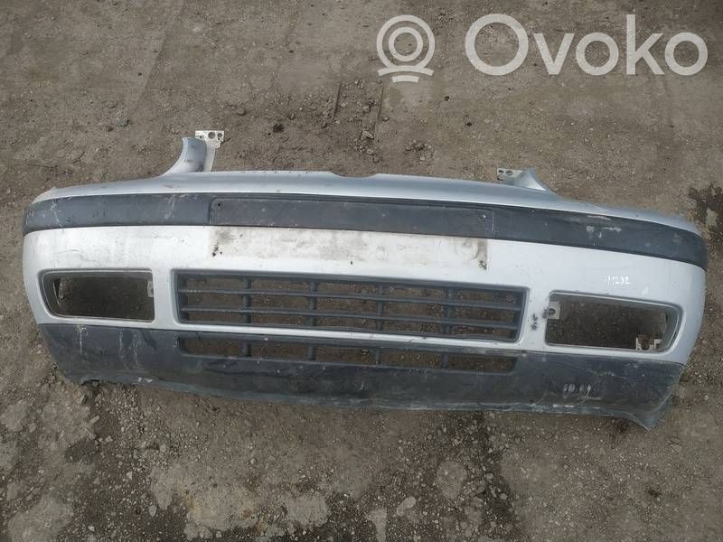 Volkswagen Golf IV Parachoques delantero 