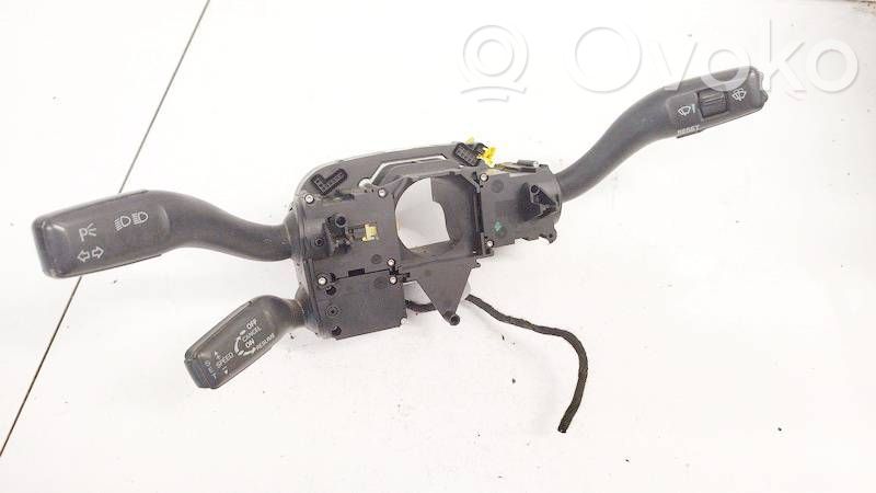 Audi A4 S4 B7 8E 8H Leva/interruttore dell’indicatore di direzione e tergicristallo 