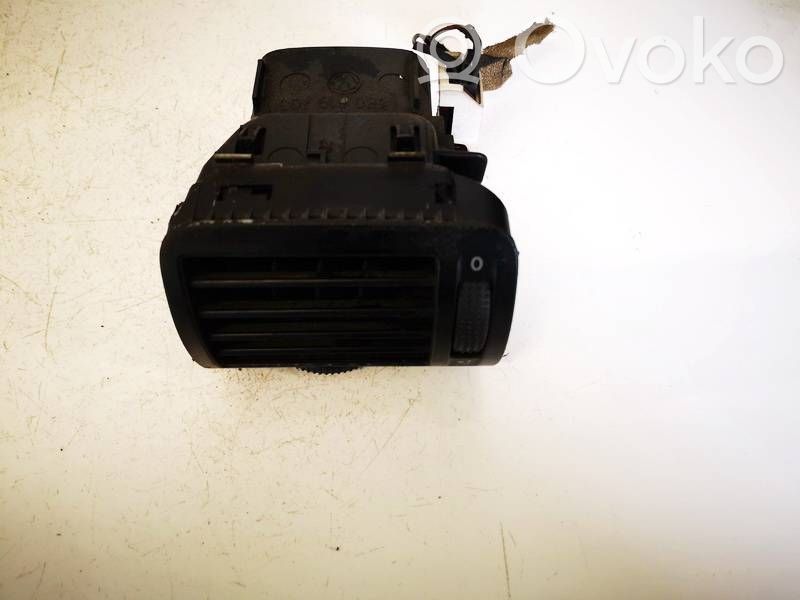 Volkswagen PASSAT B5.5 Grilă ventilație centrală 