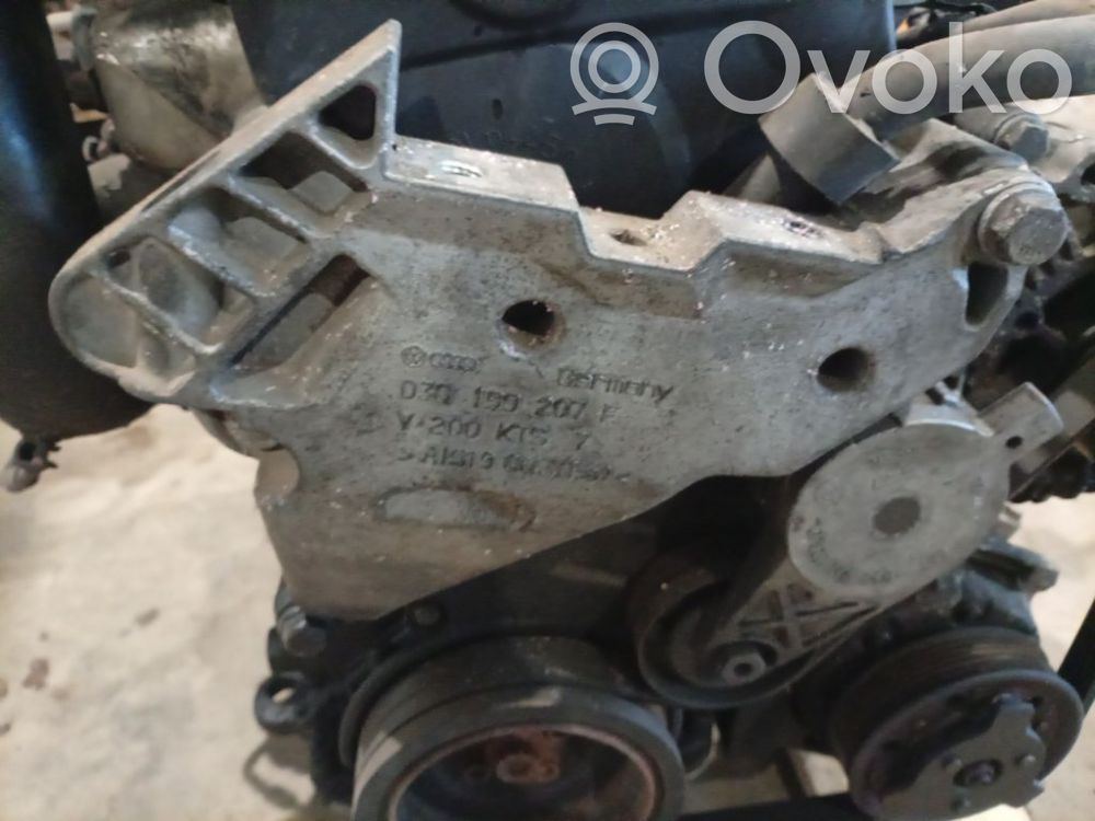 Volkswagen PASSAT B6 Suport motor 