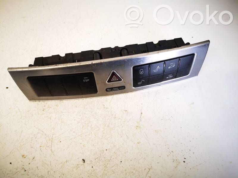 Mercedes-Benz C W203 Schalter Warnblinkanlage