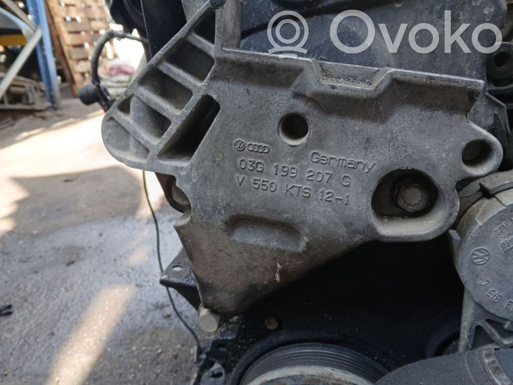 Volkswagen PASSAT B6 Supporto di montaggio del motore (usato)