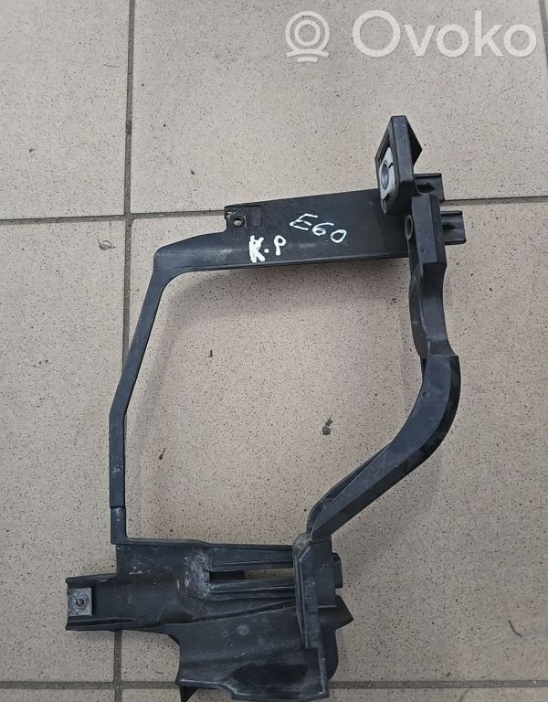 Headlight/headlamp mounting bracket   15873700,15873700,15873700