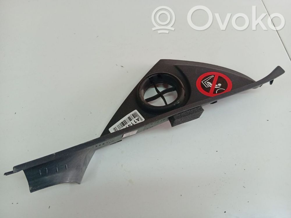 Volvo V50 Moldura del extremo lateral de panel 