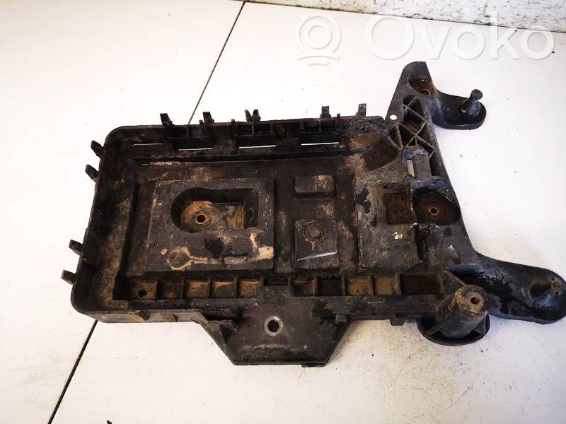 Volkswagen Golf VI Support boîte de batterie