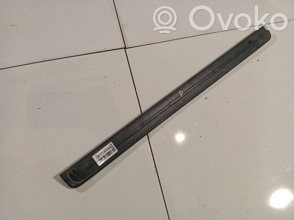 Nissan Primera Copertura del rivestimento del sottoporta anteriore 