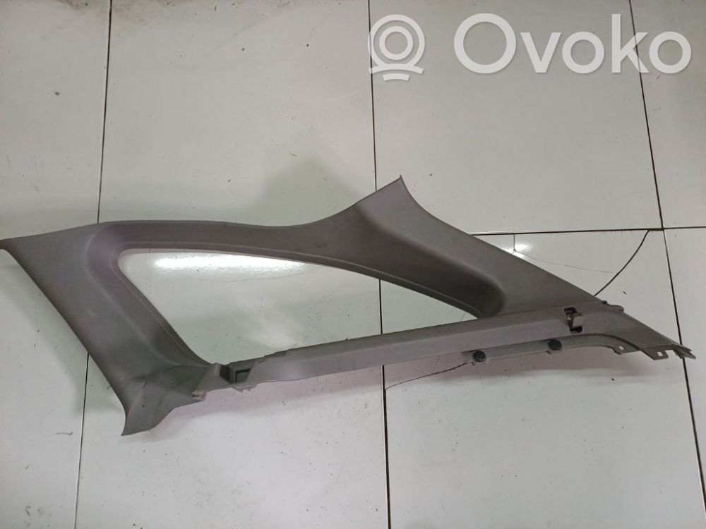 Nissan Primera Capac stâlp (D) (inferior) 