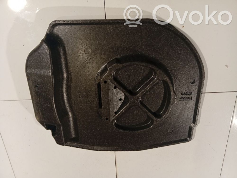 Nissan Primera Rivestimento vano della ruota di scorta