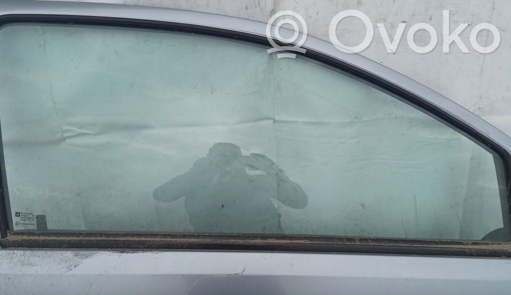 Opel Corsa C Vetro del finestrino della portiera anteriore - quattro porte 