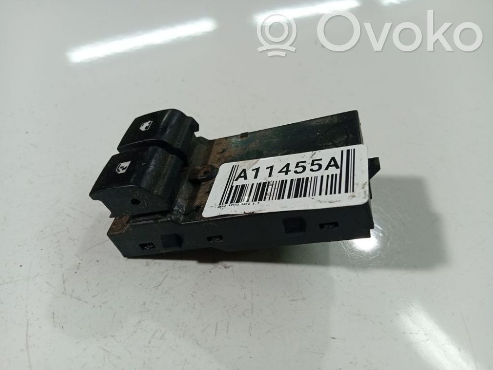 Opel Astra J Przyciski szyb 