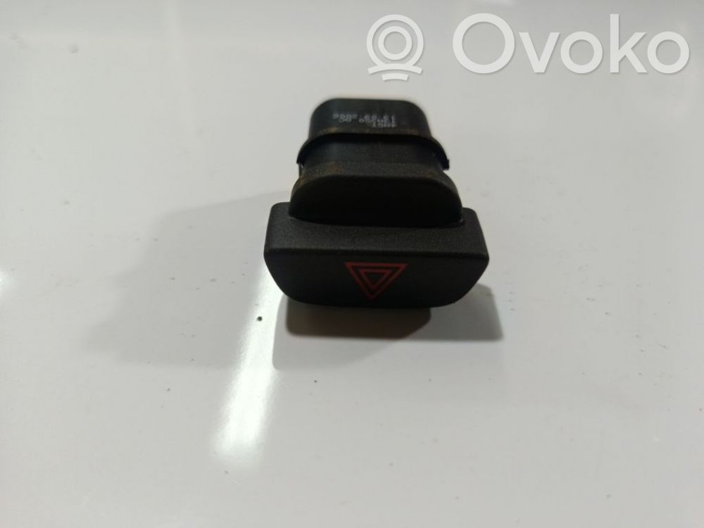 Comutator lumini pericol   4M5T13A350,4M5T13A350,4M5T13A350