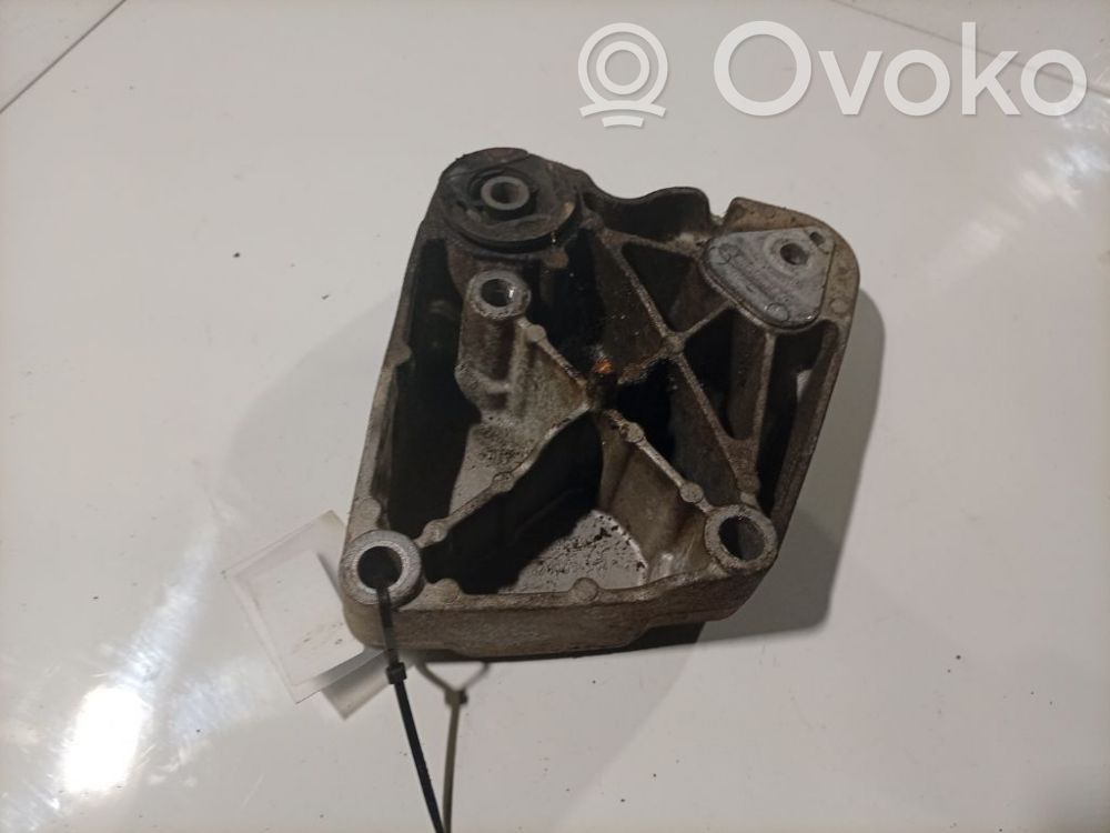 Soporte de montaje del motor (Usadas)