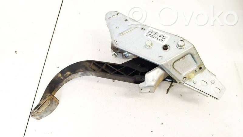 Pedal de embrague   28870,10883,28870,90539237