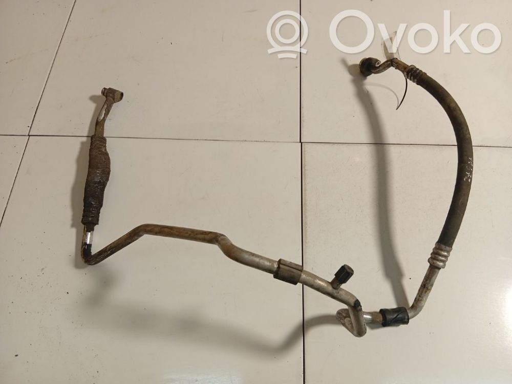 Volkswagen PASSAT B6 Ilmastointilaitteen putki (A/C) 