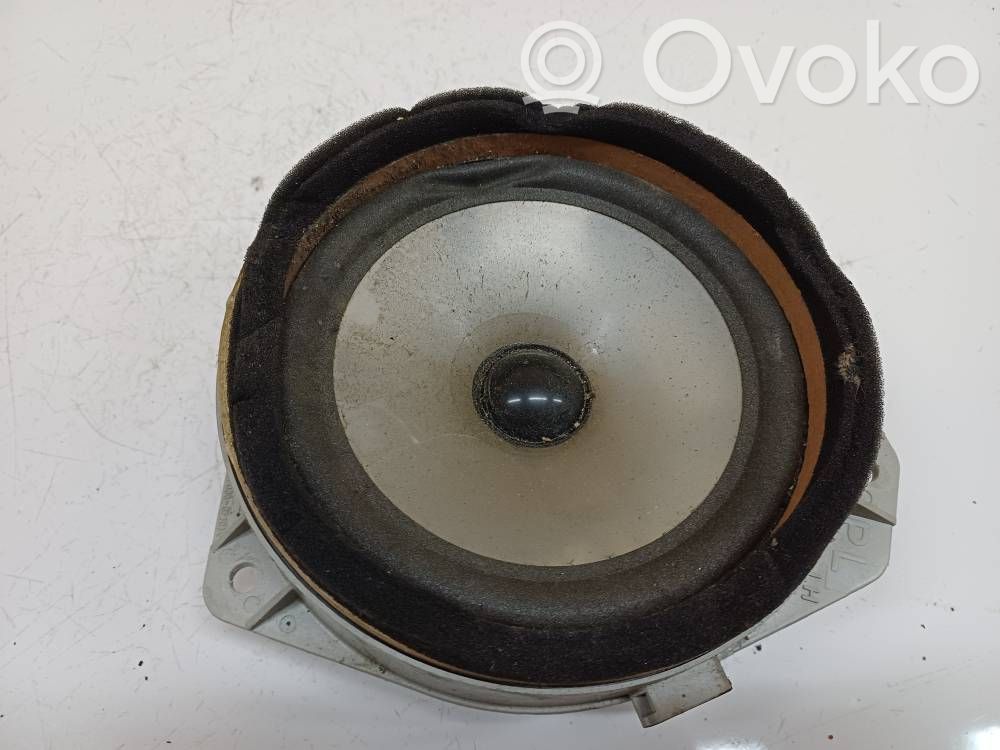 Altavoz de la puerta delantera