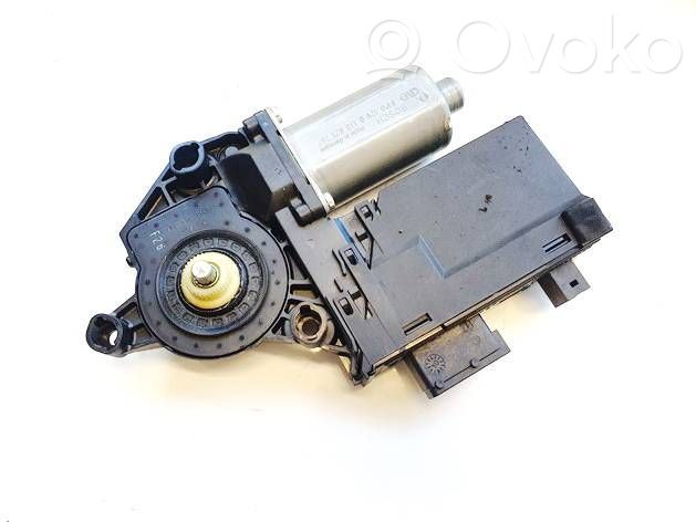 Peugeot 307 Motorino alzacristalli della portiera anteriore 