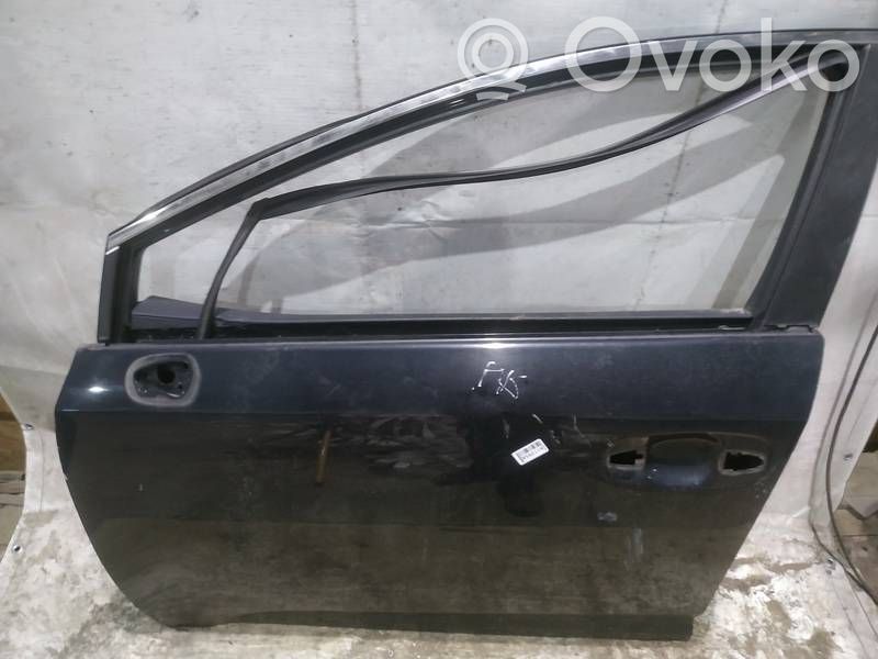 Toyota Avensis T270 Portiera anteriore 