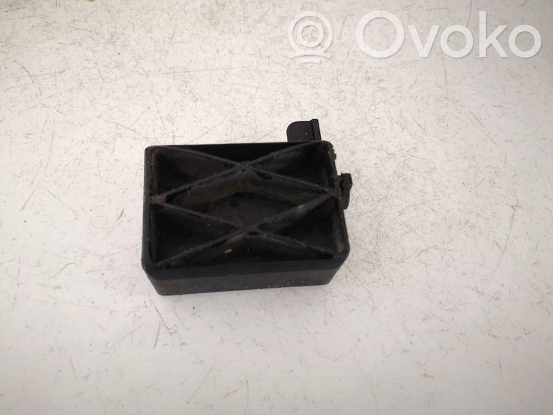 Ford Mondeo MK IV Fixation de radiateur 